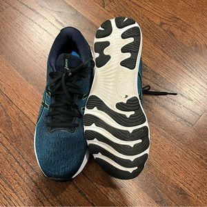 ASICS Men's Gel-Nimbus 24 Running
Visit
Shoes